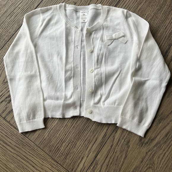 Bundle of 4 girls tops, like new condition 4T/5T plus 3 bonus. - Picture 4 of 17